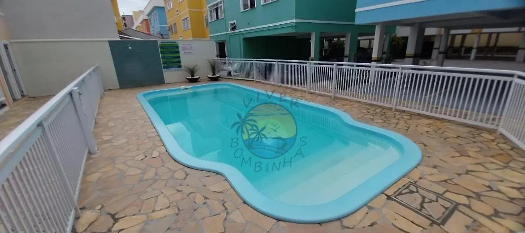 Apartamento No Centro Da Praia Com Piscina - Ap 80 Bombinhas Brazil